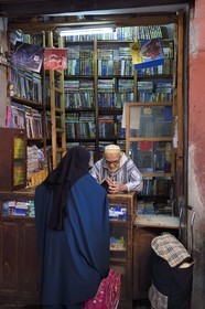 Maroc, Haut-Atlas, Marrakech, ville impériale, Médina classée Patrimoine Mondial de l'UNESCO, librairie dans le quartier de la mosquée El Mouassine