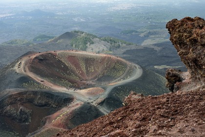 Italie, Sicile, Parc naturel régional de l’Etna, le Mont Etna, classé Patrimoine Mondial de l'UNESCO, Cratère Silvestri inférieur, formés en 1892