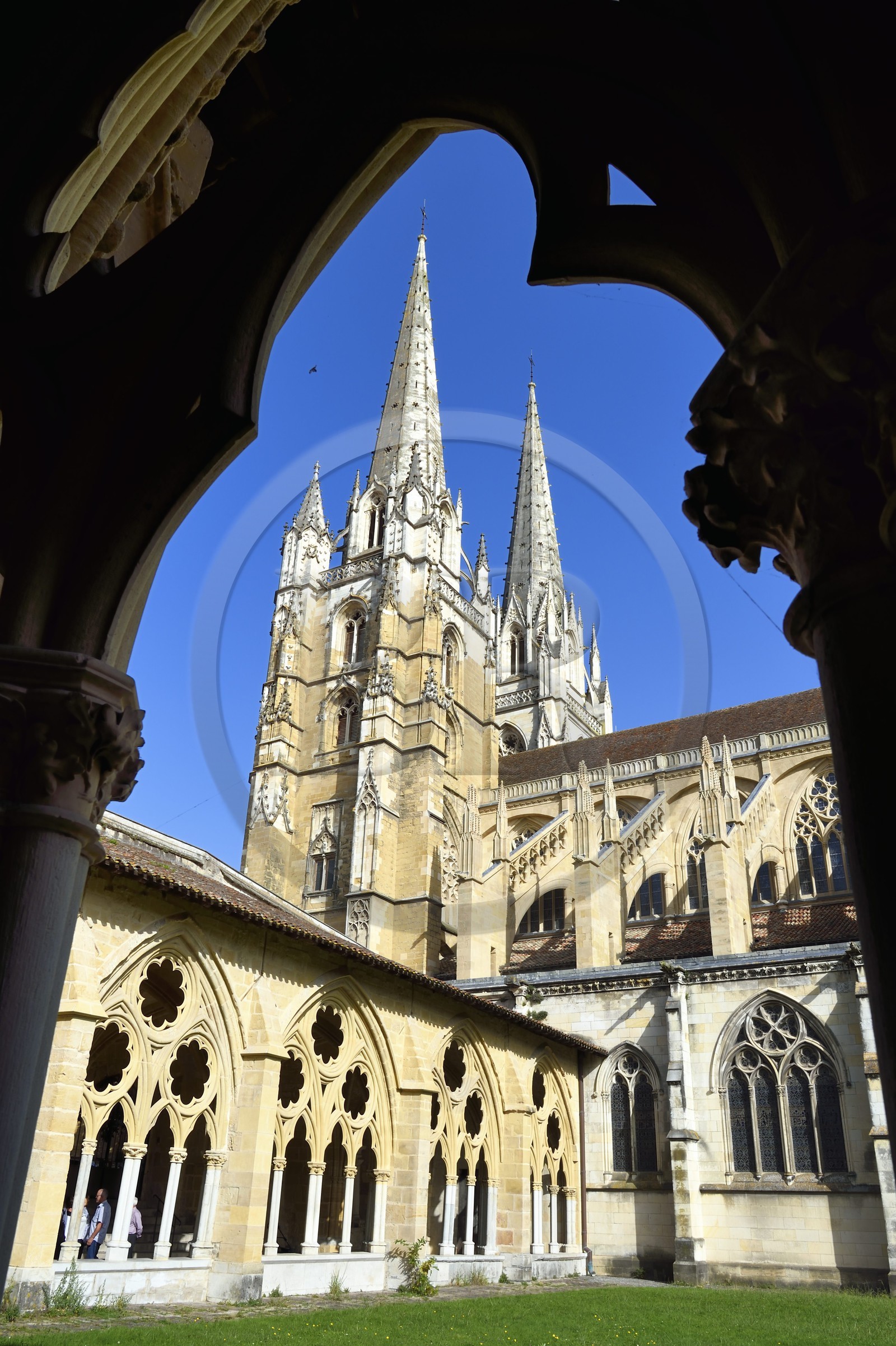 France, Pyrénées-Atlantiques (64), Pays-Basque, Bayonne, cloitre de la cathédrale Sainte-Marie de style gothique flamboyant datant du XIVe siècle