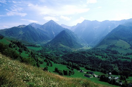 France, Hautes-Pyrénées (65), la vallée d'Azet dans la région de Saint-Lary-Soulan