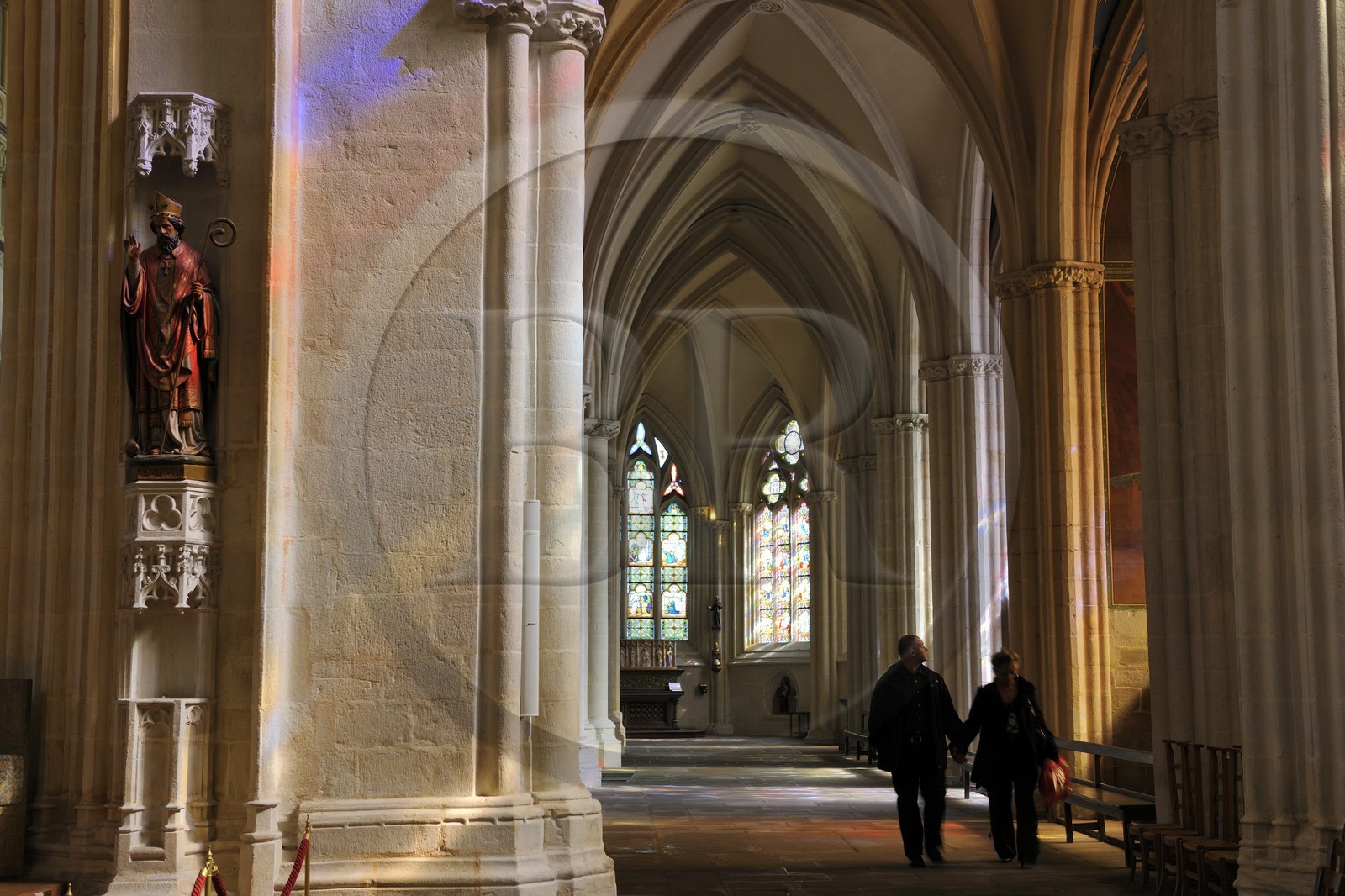 France, Finistère (29), Quimper, la cathédrale Saint-Corentin, statue de Saint-Corentin