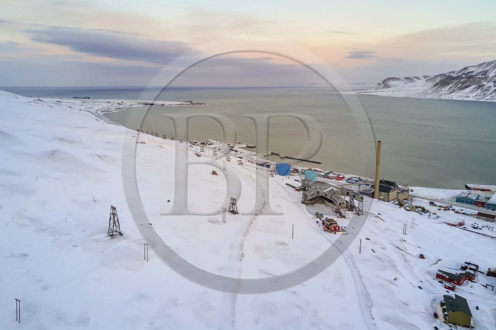 Norway, Svalbard, Spitzbergen, the city of Longyearbyen on the edge of the Adventfjorden (aerial view)