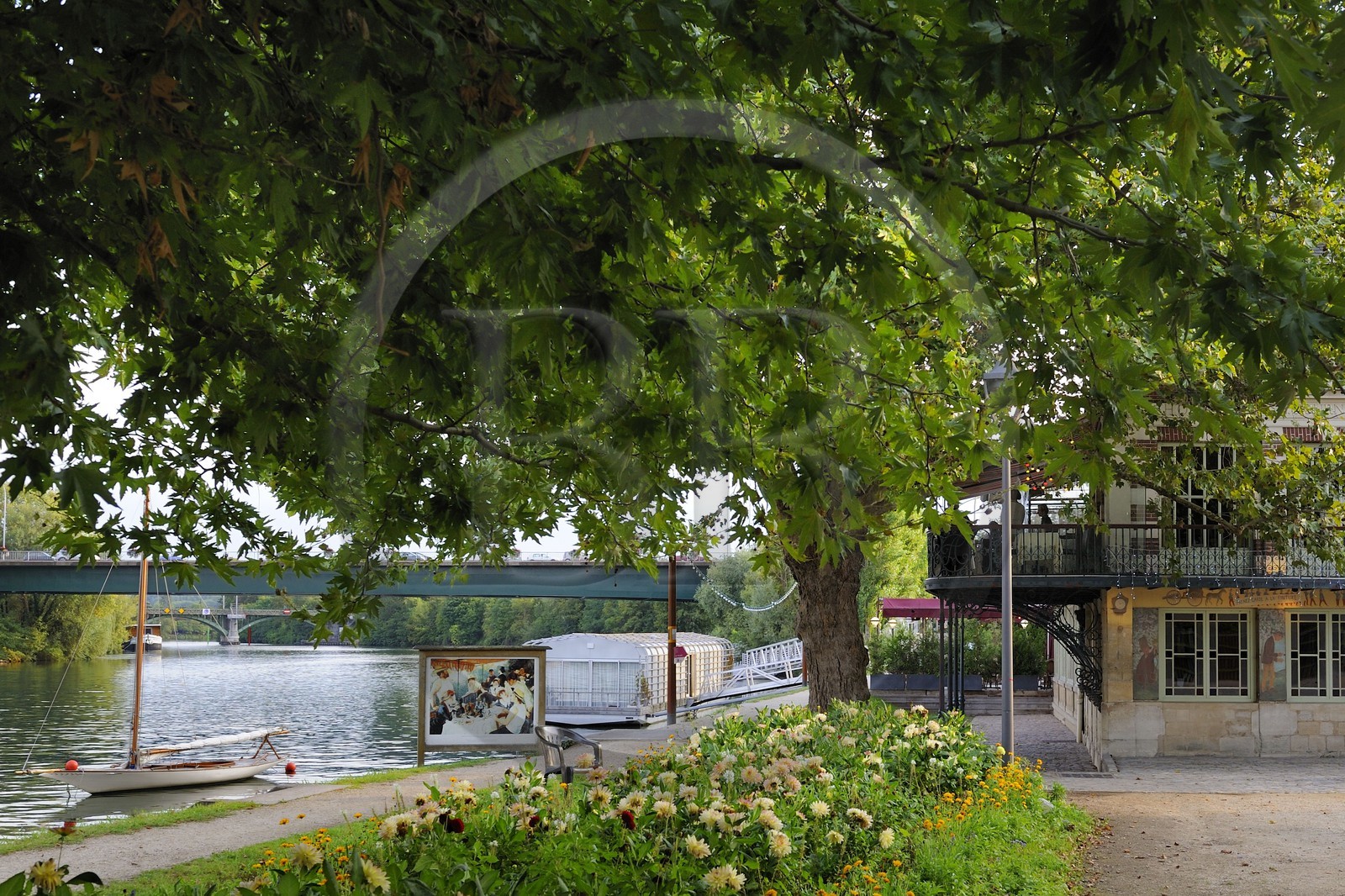 France, Yvelines (78), Chatou, l'ile des Impressionnistes, le restaurant La Maison Fournaise datant du milieu du XIXe siècle fut le haut lieu des impressionnistes et du canotage