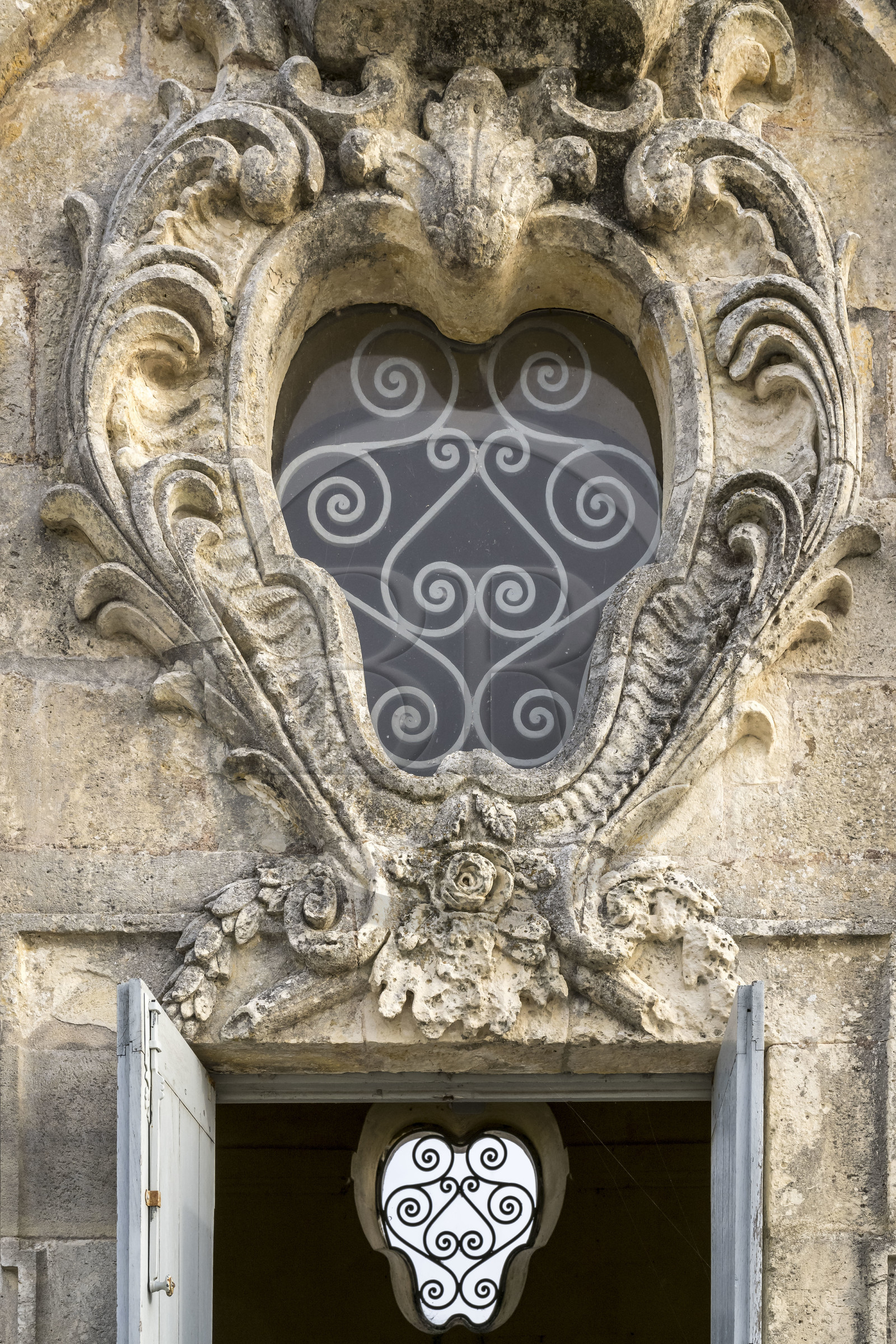 France, Charente-Maritime (17), Saint-Nazaire-sur-Charente, la Fontaine Royale de Lupin est la plus remarquable des trois dernières aiguades existantes, détail de la facade