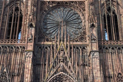 France, Bas-Rhin (67), Strasbourg, vieille ville classée au Patrimoine Mondial de l'UNESCO, la cathédrale Notre-Dame, la facade occidentale