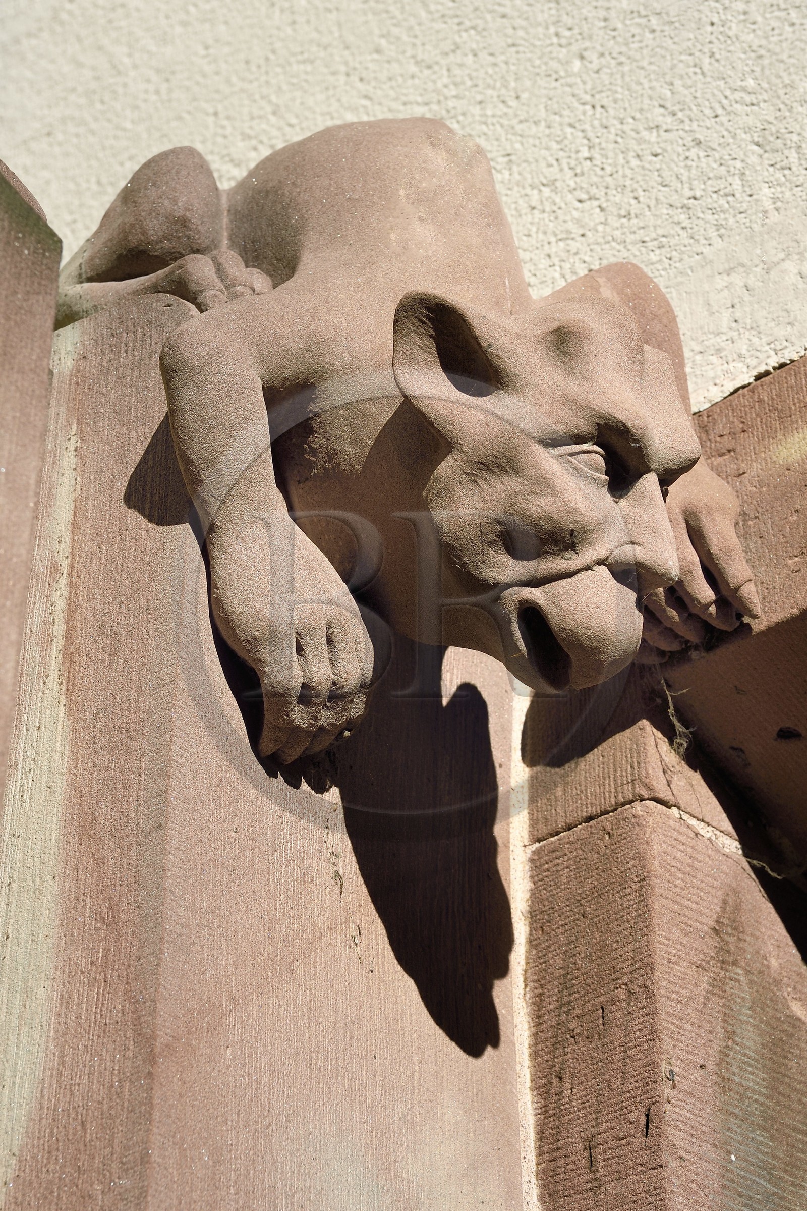 France, Bas-Rhin (67), Strasbourg, vieille ville classée au Patrimoine Mondial de l'UNESCO, ateliers de la Fondation de l'Oeuvre Notre-Dame, chimère moderne