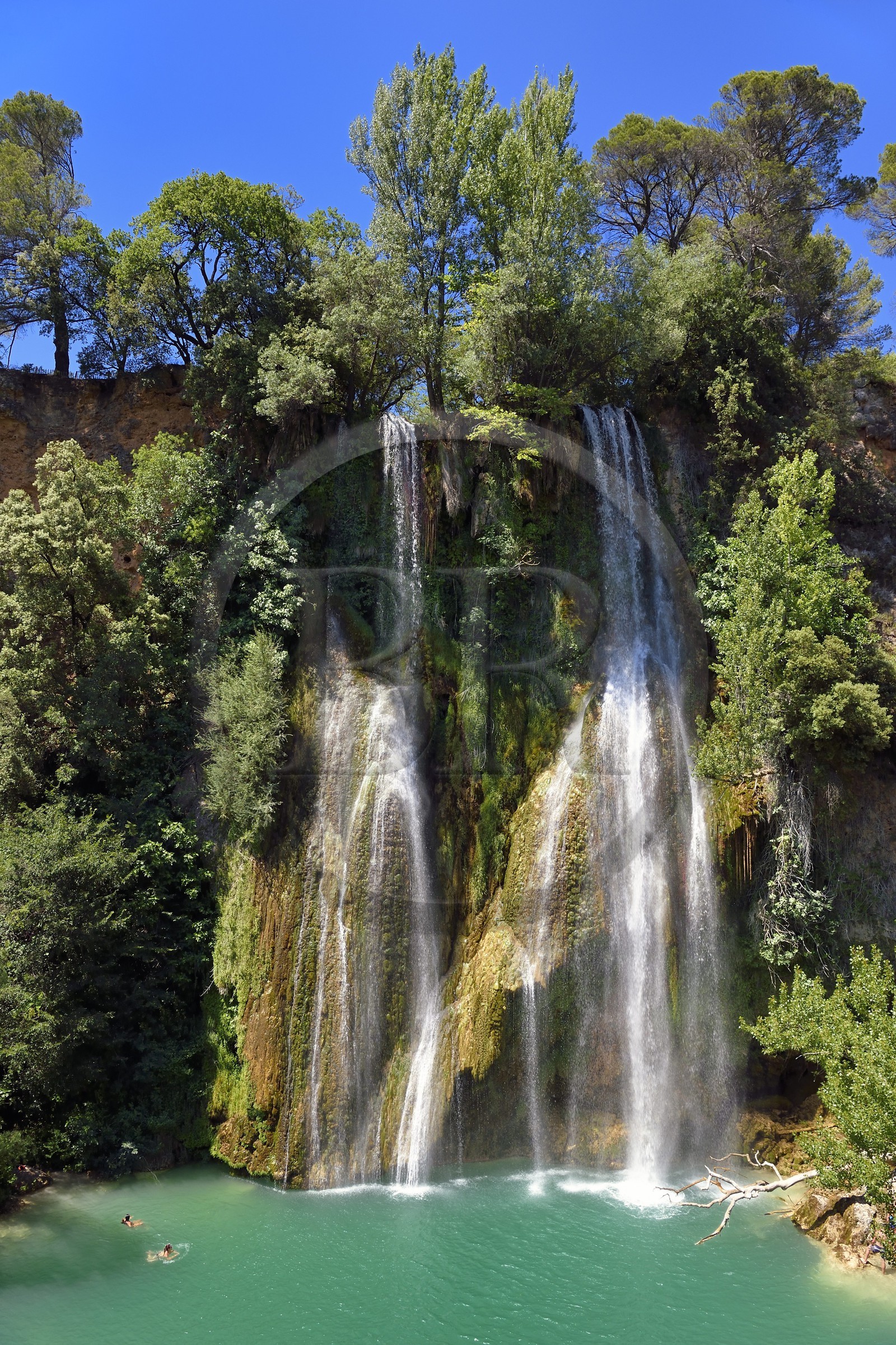 France, Var (83), Provence Verte, parc naturel régional du Verdon, cascade de Sillans, rivière de la Bresque