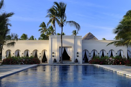 Tanzanie, archipel de Zanzibar, île de Unguja (Zanzibar), côte Sud-Est, Bwejuu, le luxueux Baraza Resort & Spa, un des restaurants