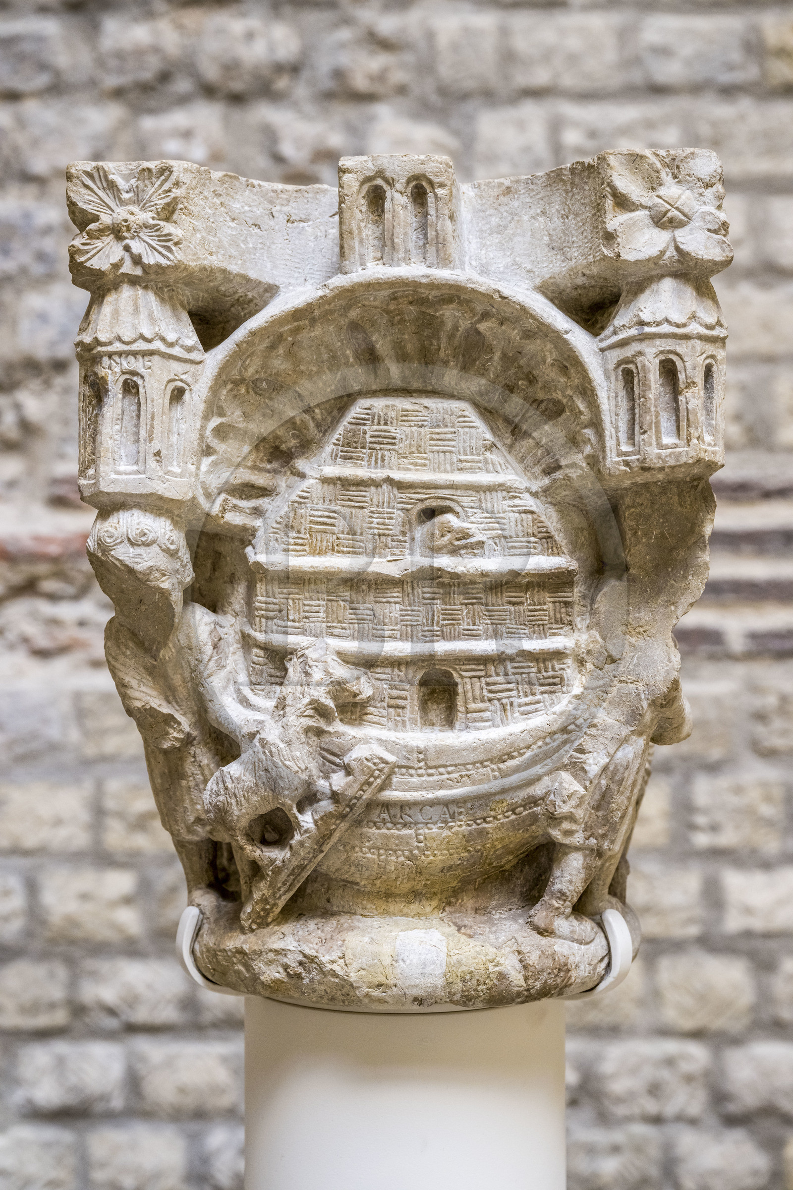 France, Paris (75), Musée de Cluny - Musée national du Moyen-Age, chapiteau du cloitre de l'abbaye de Sant Pere de Rodes (Catalogne), fin du XIIe siècle, l'Arche de Noé
