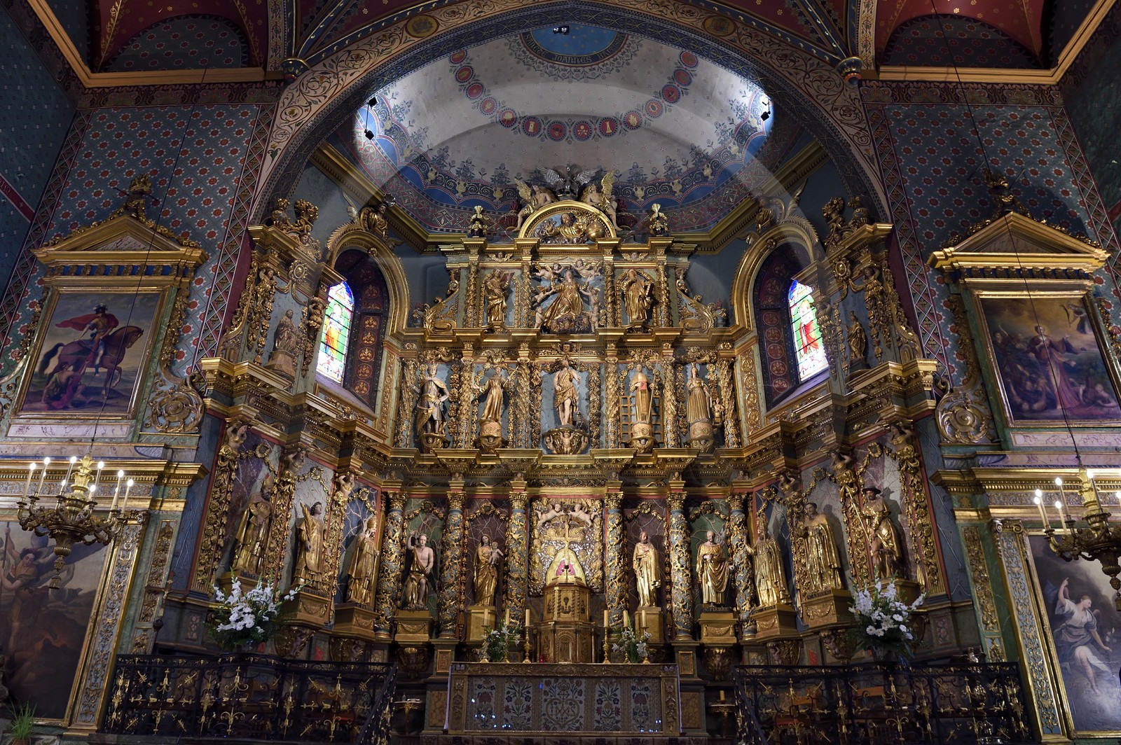 France, Pyrénées-Atlantiques (64), Pays-Basque, Saint-Jean-de-Luz, l'église Saint-Jean-Baptiste, retable du XVIIème siècle en bois doré