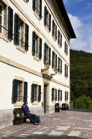 Espagne, Pays-Basque, Navarre, Roncevaux, étape du chemin de Saint-Jacques de Compostelle, Collégiale royale de Roncevaux