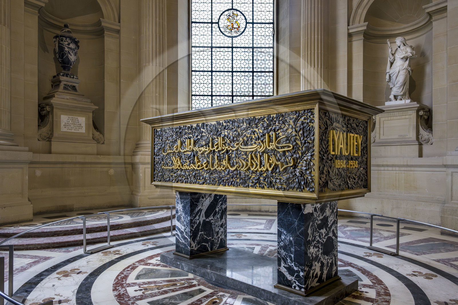 France, Paris (75), Hotel des Invalides, la cathédrale Saint-Louis-des-Invalides, le panthéon militaire, le dôme des Invalides, tombeau en bronze et en marbre du Marechal de France Hubert Lyautey dans la chapelle Saint-Grégoire