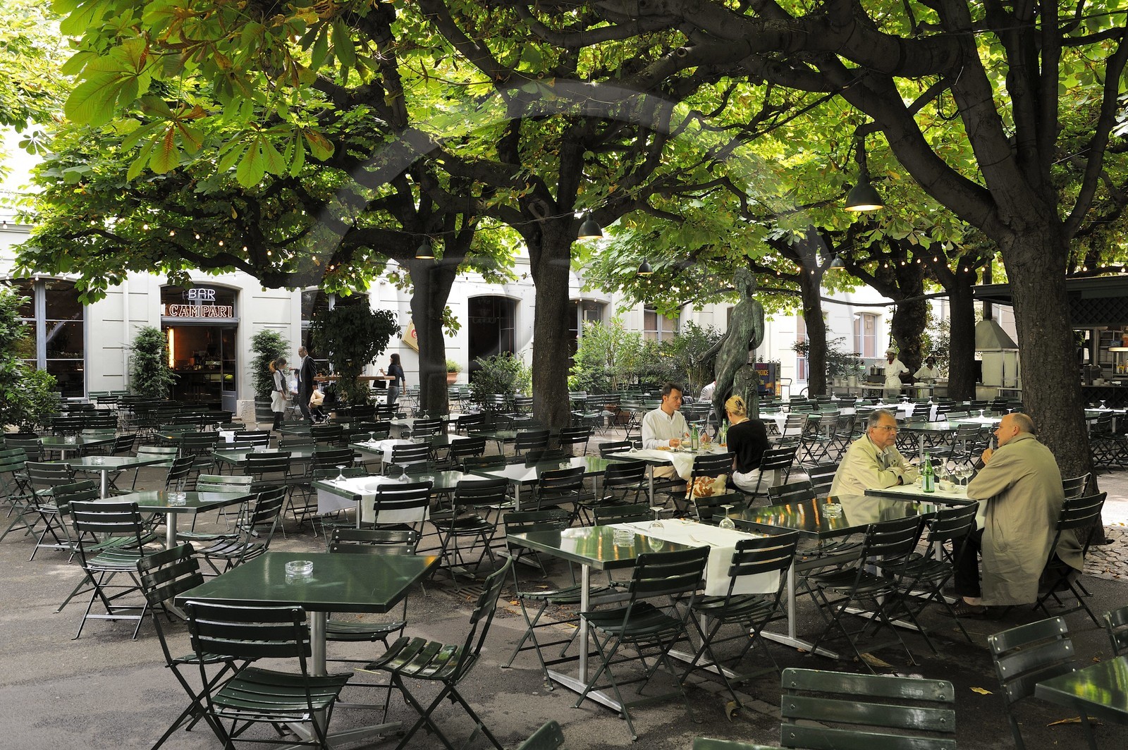 Suisse, Bâle, Kunsthalle, terrasse du Campari Bar