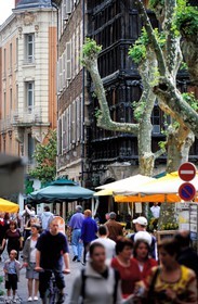 France, Saône-et-Loire (71), Mâcon, maison de bois Renaissance sur la place aux herbes