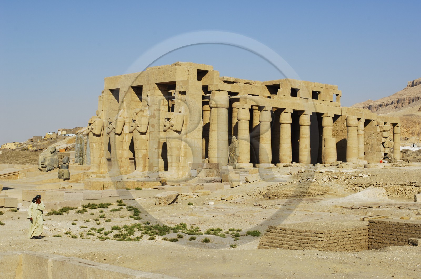 Egypte, Haute Egypte, vallée du Nil, environs de Louxor, nécropole thébaine classée Patrimoine Mondial de l'UNESCO, Thèbes Ouest, temple de Ramesseum