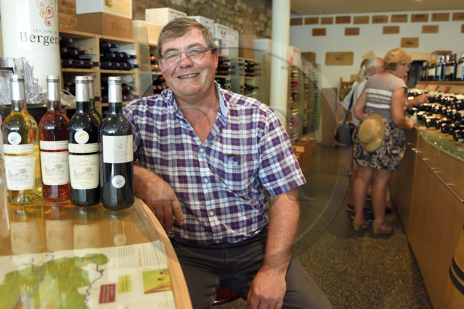 France, Dordogne (24), Périgord Pourpre, Bergerac, la Maison des Vins de Bergerac dans l'ancien Cloitre des Recollets, Claude Lafaye des vignobles Lafon-Lafaye à Saint Nexans, vins de Bergerac