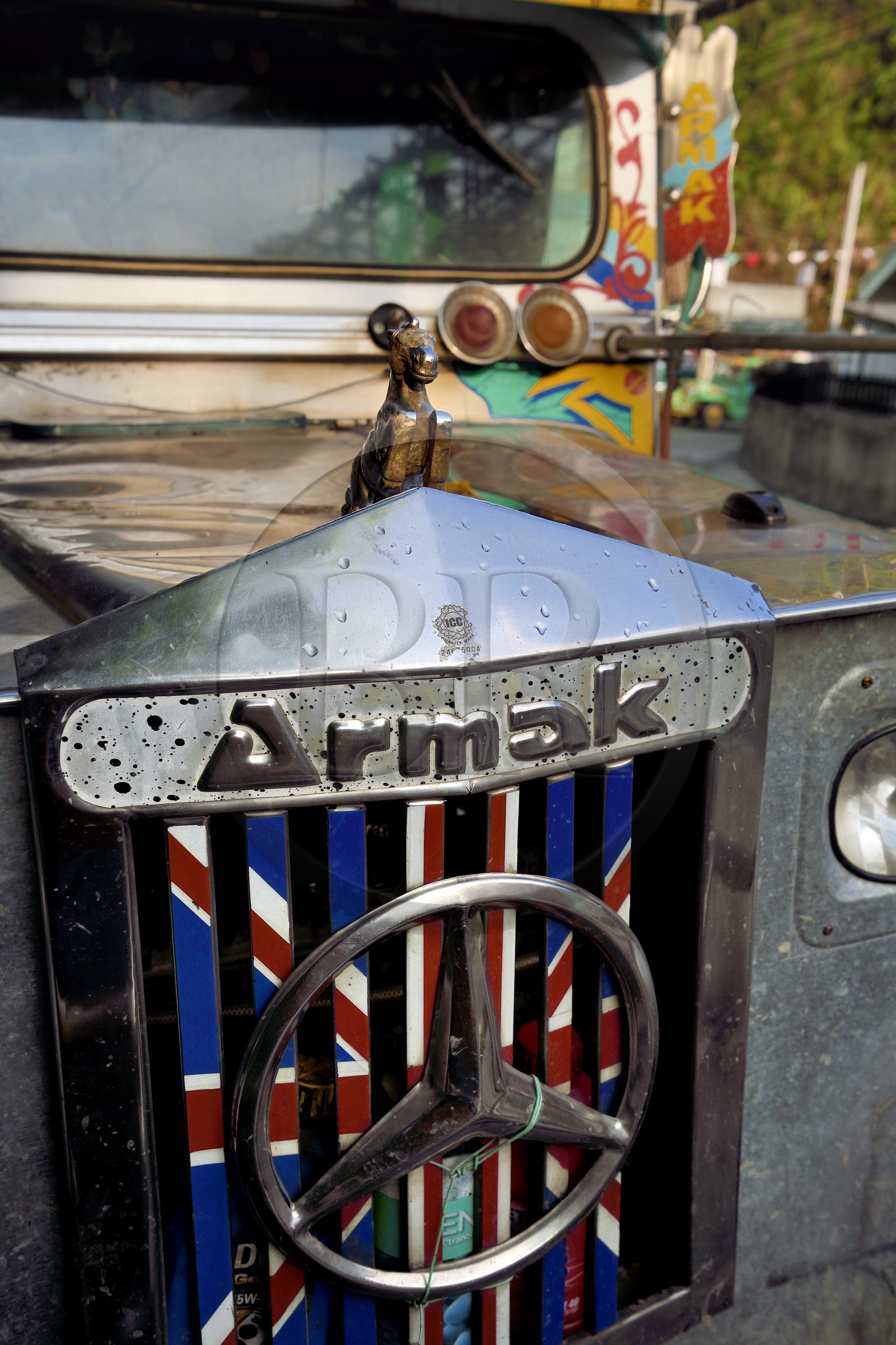 Philippines, province d'Ifugao, ville de Banaue, jeepney (jeep allongée pour le transport de passagers)