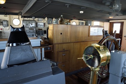 France, Charente-Maritime (17), La Rochelle, le bassin des grands yachts, Musée Maritime, la frégate météorologique France I, la passerelle de navigation, le transmetteur d’ordre ou Chadburn
