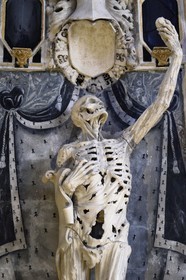 France, Meuse (55), Bar-le-Duc, le Squelette (aussi appelé Transi ou Décharné ou Ecorché) (XVIème siècle) du tombeau de René de Chalon par le sculpteur Ligier Richier dans l'église Saint-Etienne