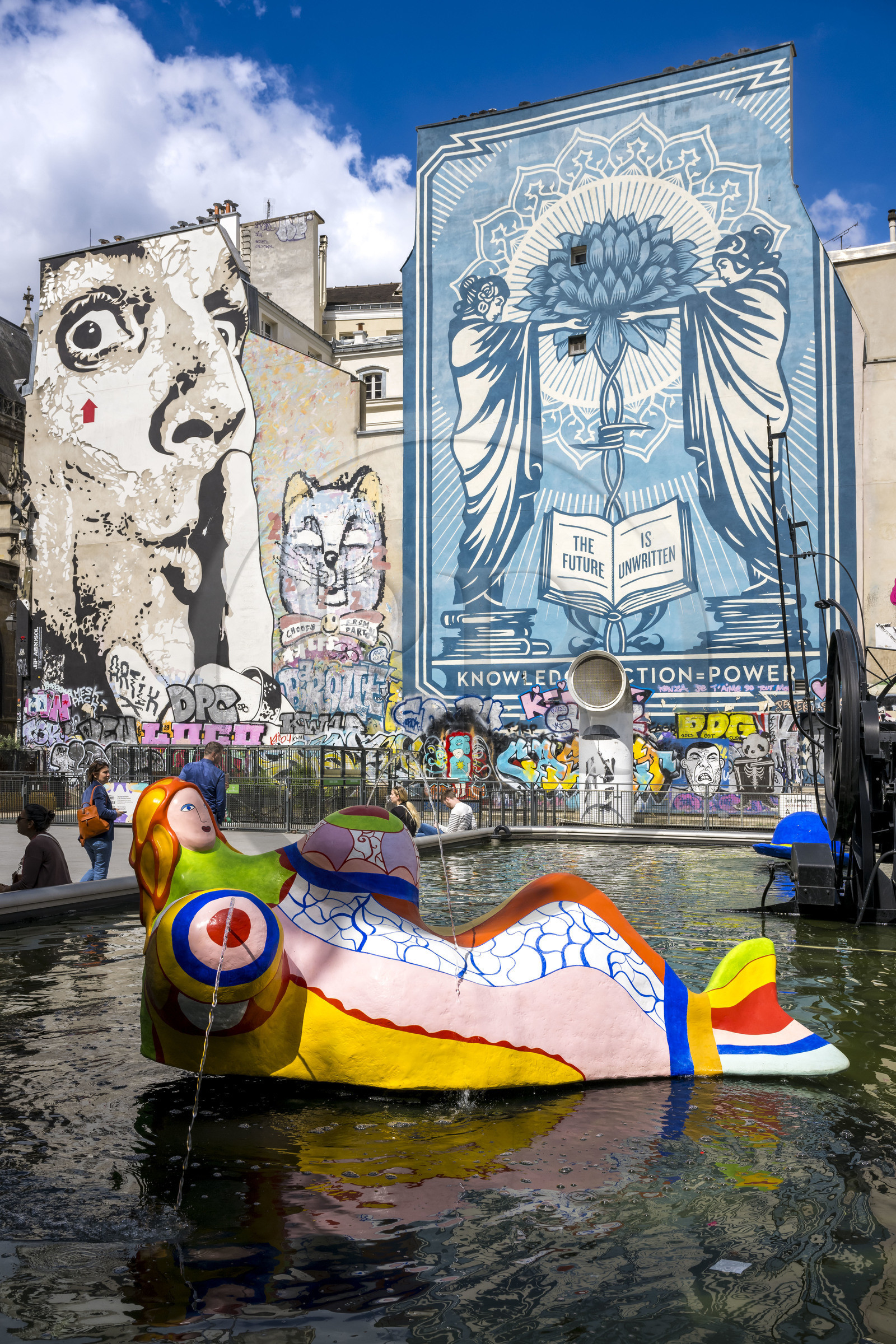 France, Paris, Les Halles Beaubourg district, the Stravinsky fountain by Jean Tinguely and Niki de Saint Phalle