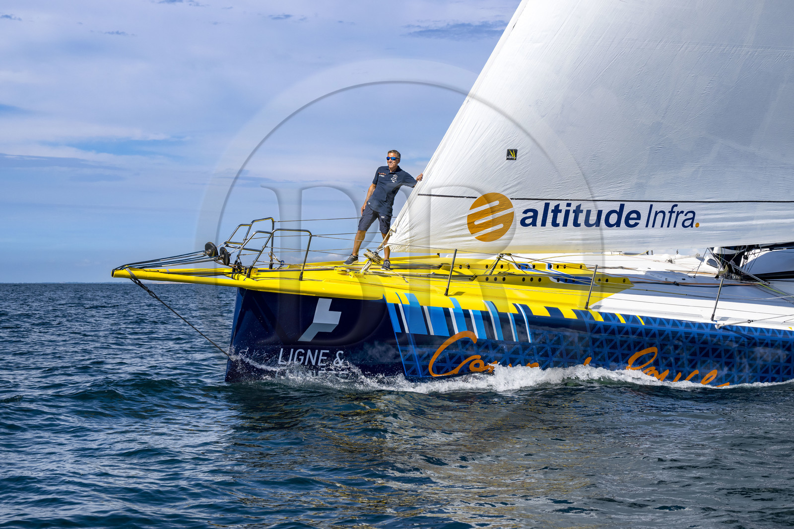 France, Vendée (85), Les-Sables-d'Olonne, le skipper Manuel Cousin en entrainement sur son voilier monocoque de 60 pieds IMOCA Coup de Pouce