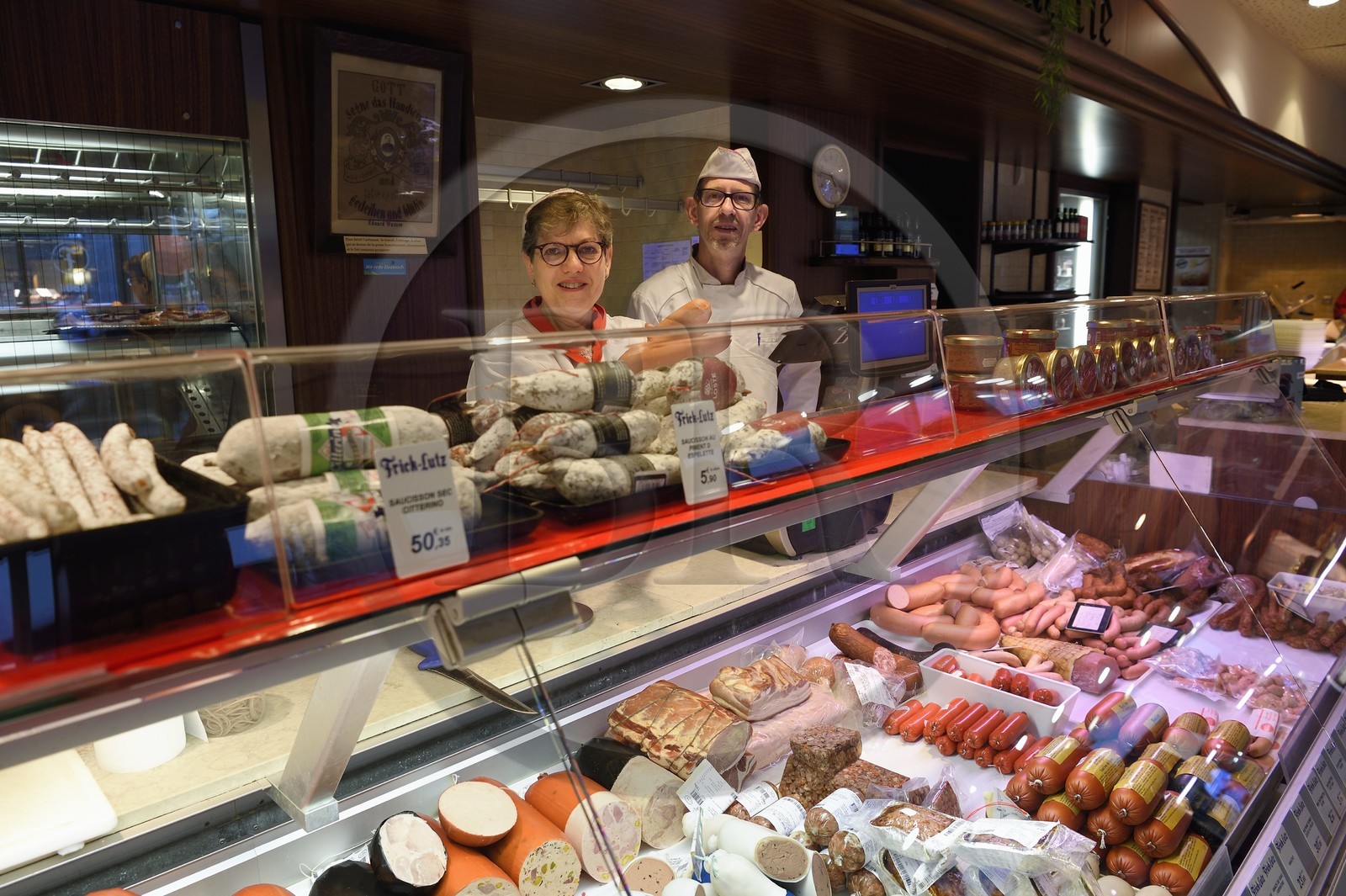 France, Bas-Rhin (67), Strasbourg, vieille ville classée au Patrimoine Mondial de l'UNESCO, artisan boucher et charcutier Frick Lutz dans la rue des Orfèvres