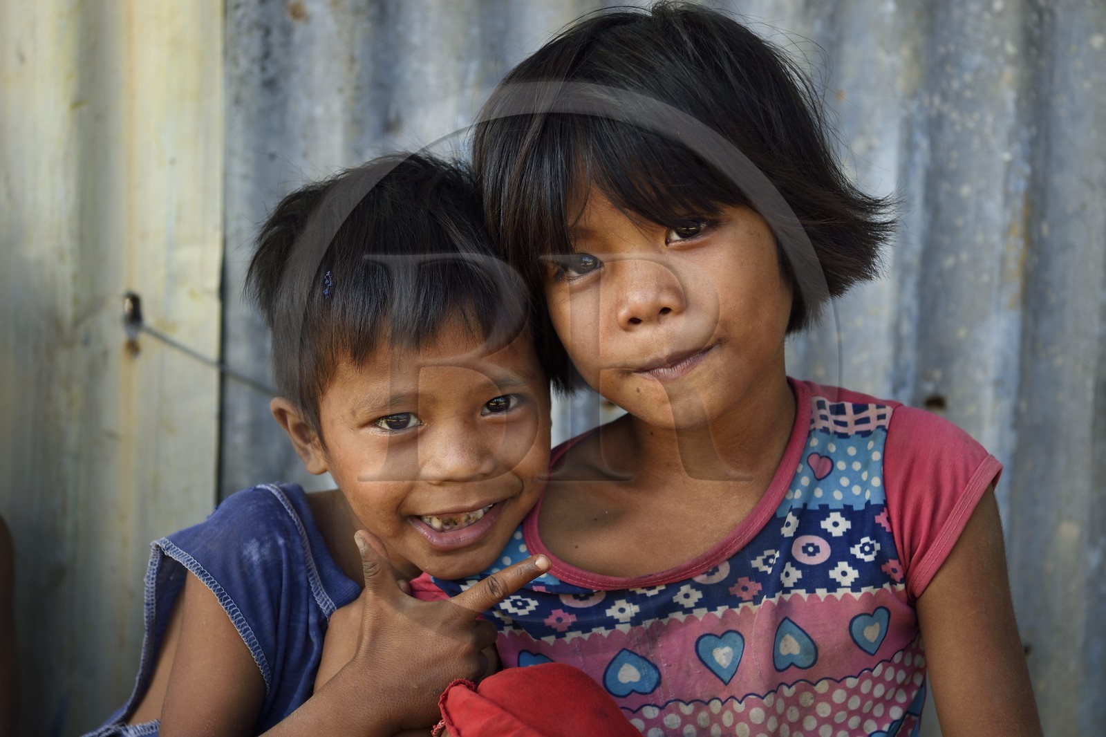 Philippines, Calamian Islands dans le nord de Palawan, Uson Island dans la baie de Coron, enfants du village de Barangay Lajala