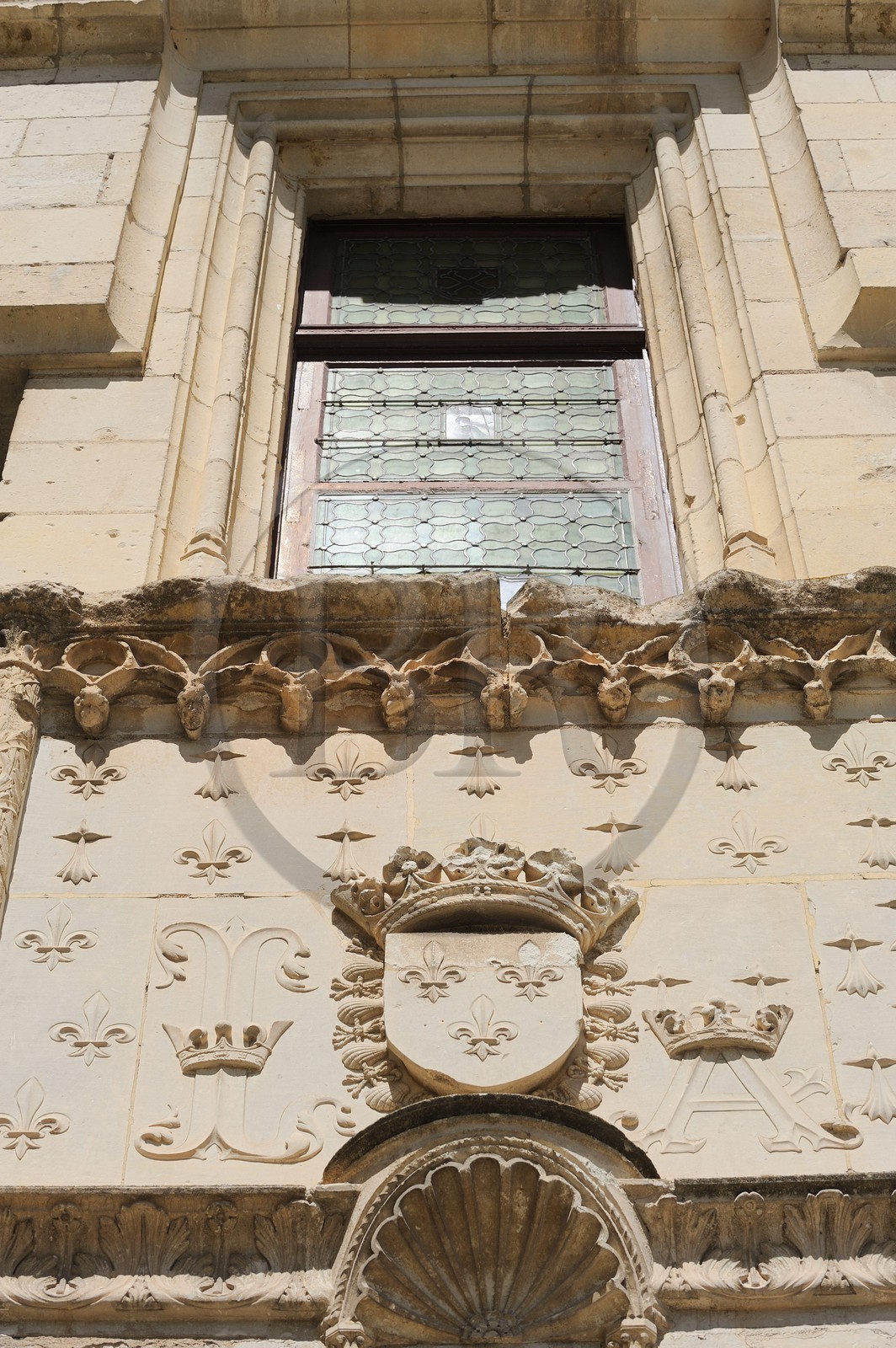 France, Loir-et-Cher (41), Vallée de la Loire classée Patrimoine Mondial de l'UNESCO, château de Chaumont-sur-Loire, blason de Louis XII et d'Anne de Bretagne