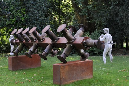 Suisse, Bâle, musée Tinguely, sculpture dans le Parc de la Solitude