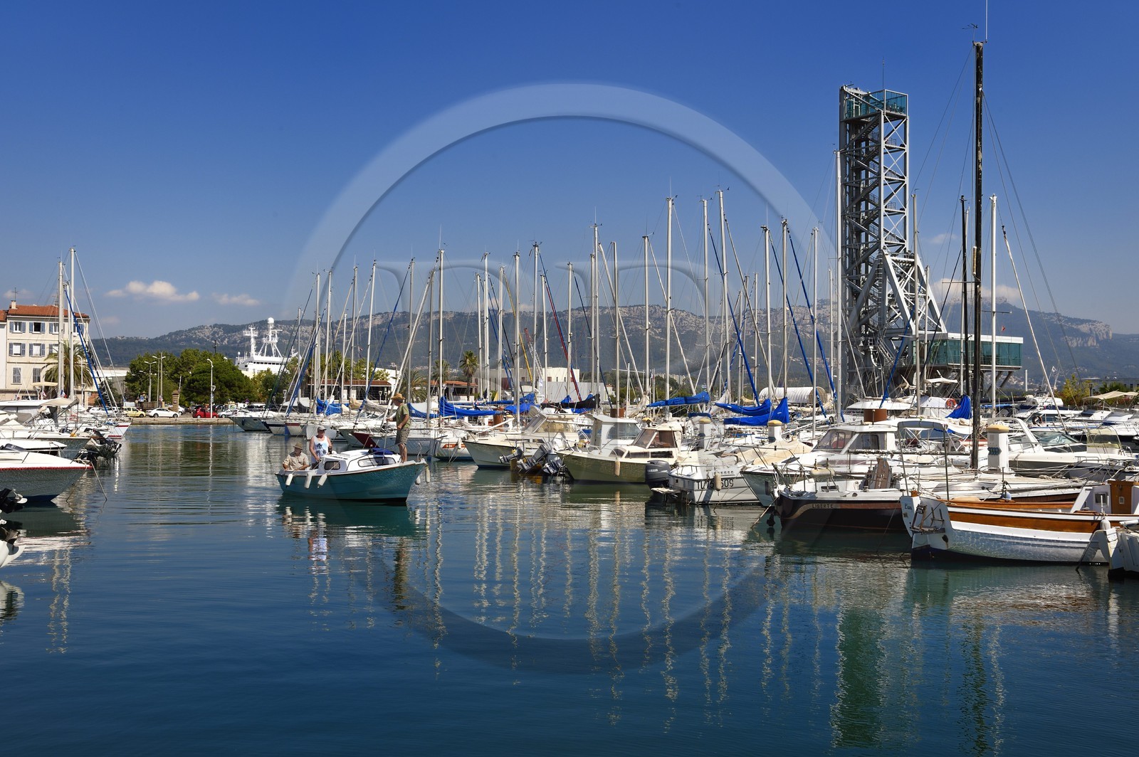 France, Var (83), La Seyne-sur-Mer, Parc de la Navale sur les anciens chantiers navals, le pont levant ou basculant