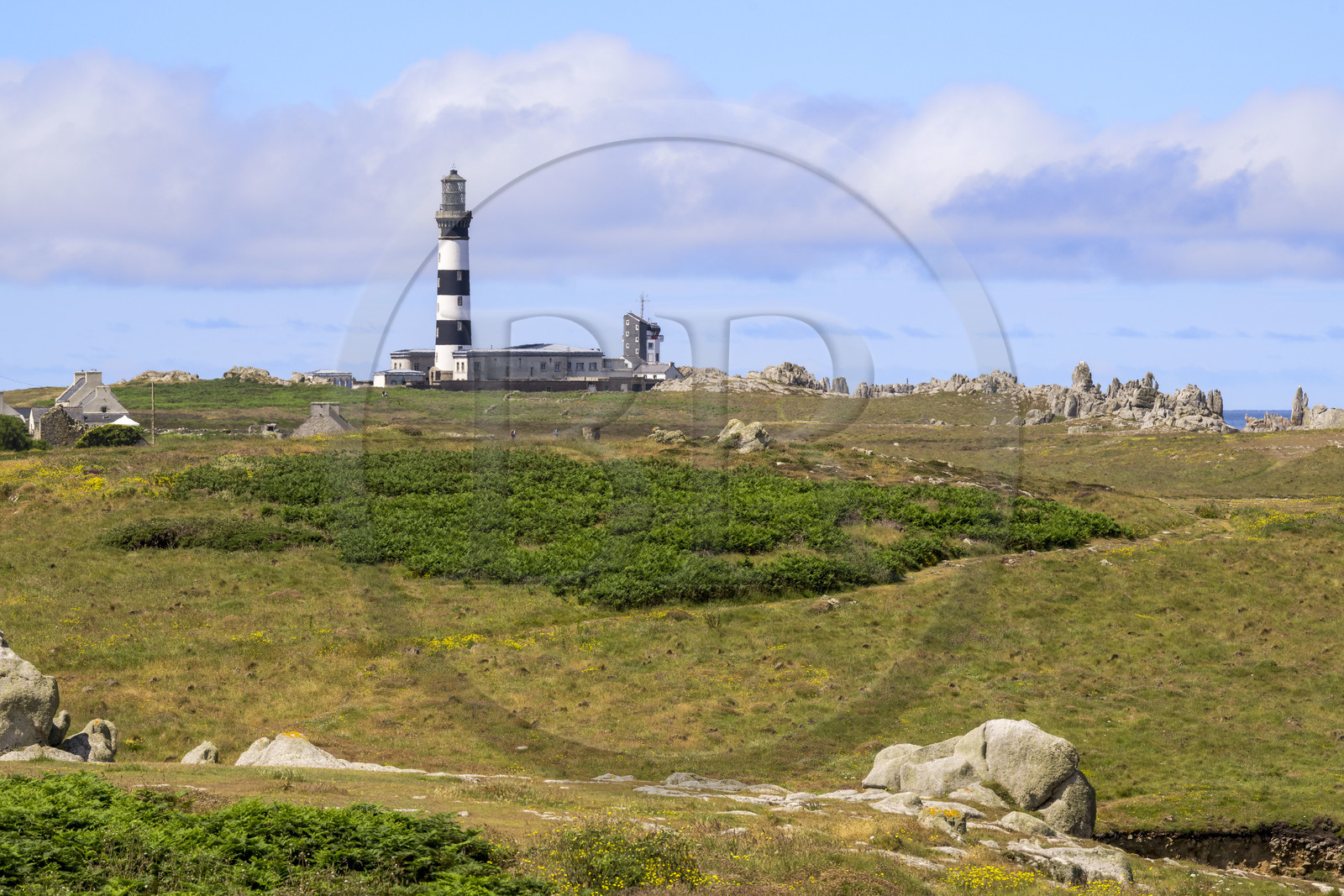 France, Finistère (29), Mer d'Iroise, Ile d'Ouessant, le phare du Créac’h sur la cote Nord