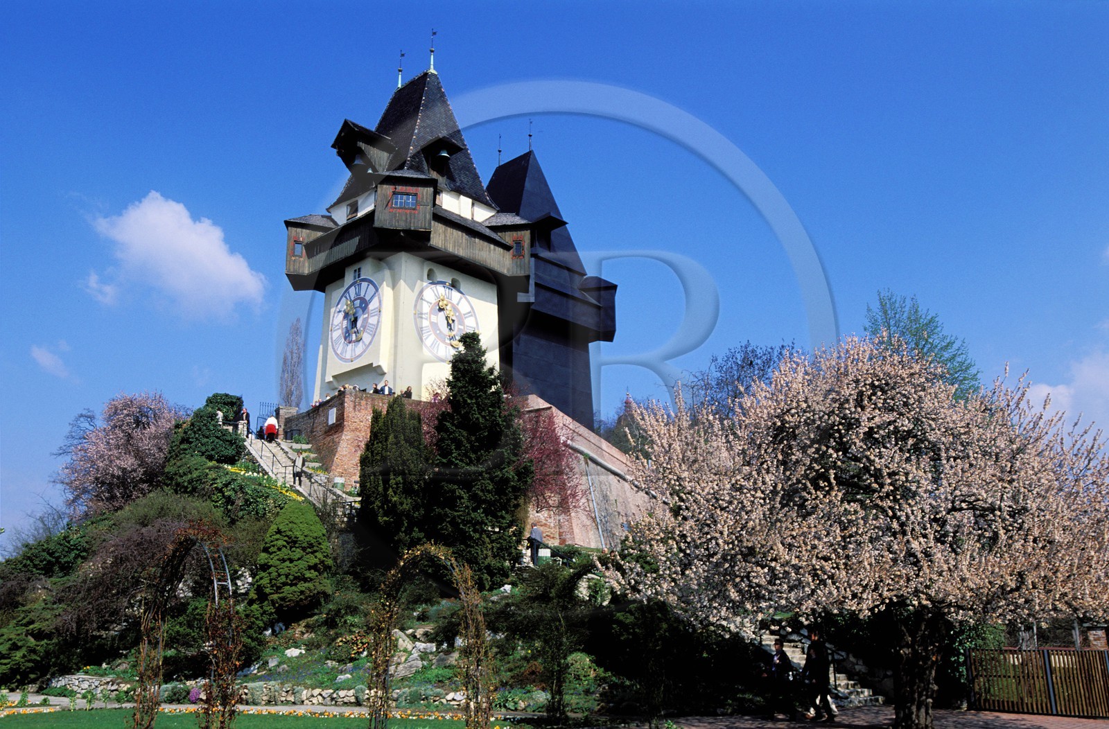 Autriche, Styrie, Graz, centre historique classé Patrimoine Mondial de l'UNESCO, la tour de l'Horloge (Uhrturm) et son ombre sur le Schlossberg