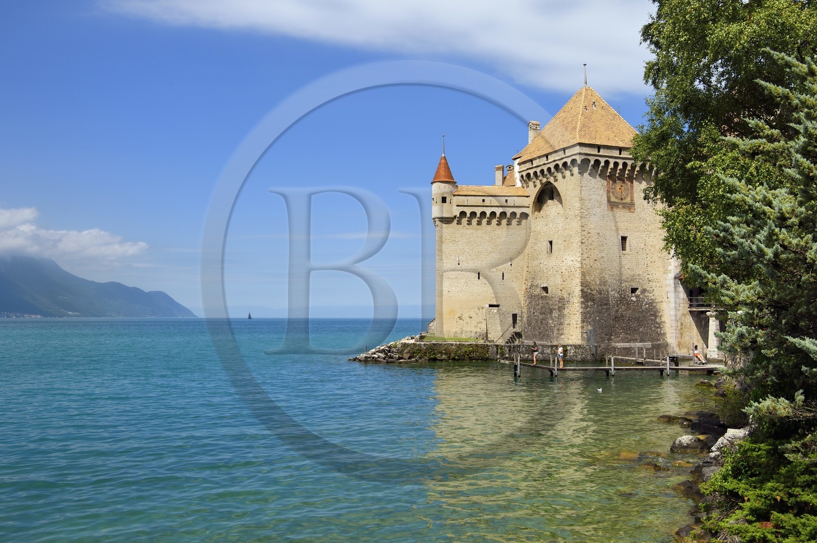 Switzerland, Canton of Vaud, Veytaux, Chillon castle on the shores of Lake Geneva (Lac Leman)