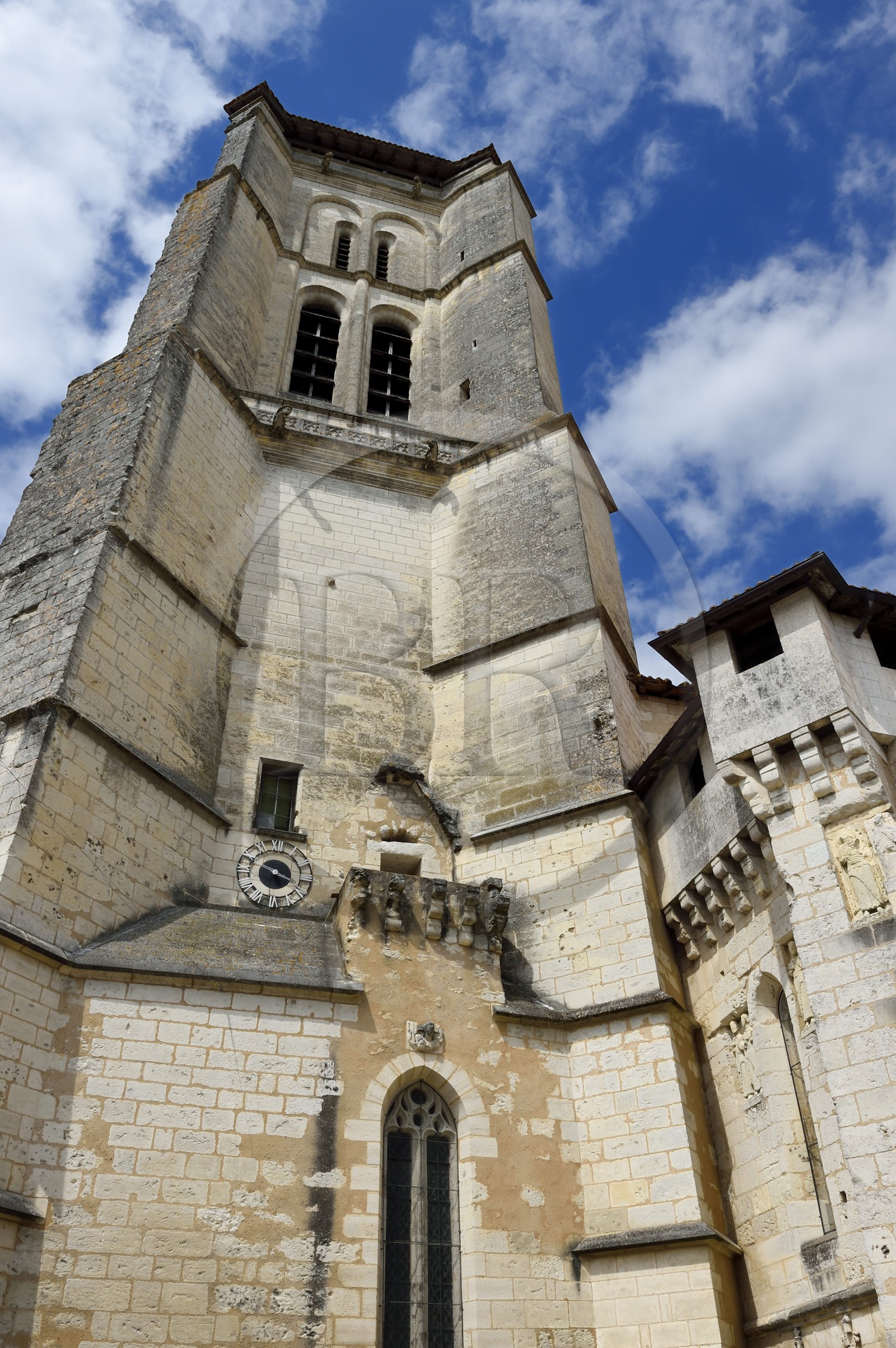 France, Dordogne, Perigord Blanc, Saint Astier on the Greenway cycle route (Veloroute Voie verte) along the river Isle, Saint-Astier fortified church