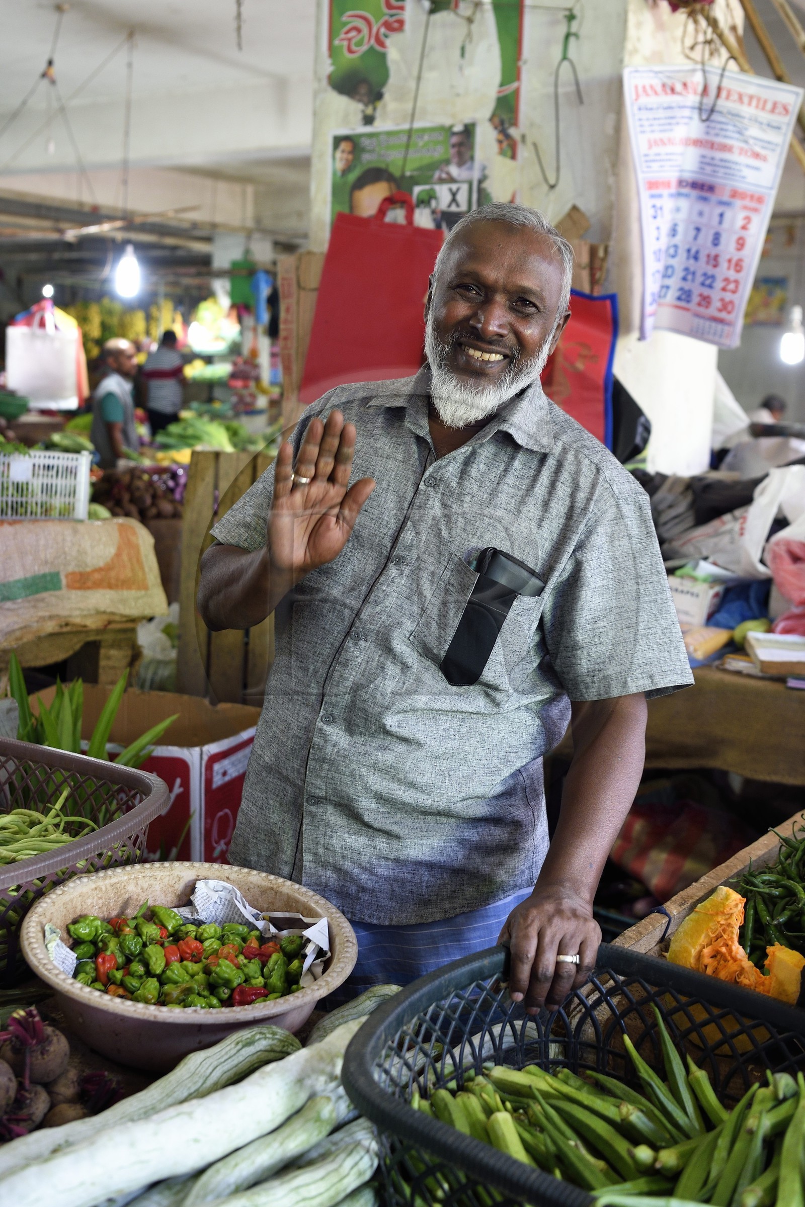 Sri Lanka, Province d'Uva, Bandarawela, marché couvert, étal de légumes