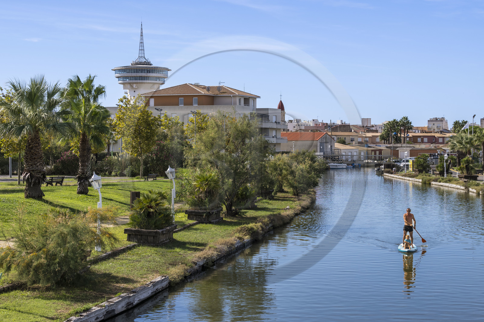 France, Hérault (34), Palavas-Les-Flots, le Phare de la Méditerranée (ancien chateau d'eau) et le parc du Levant