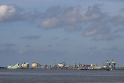 France, Loire-Atlantique (44), Estuaire de la Loire, Saint-Nazaire, Terminal méthanier de Montoir-de-Bretagne