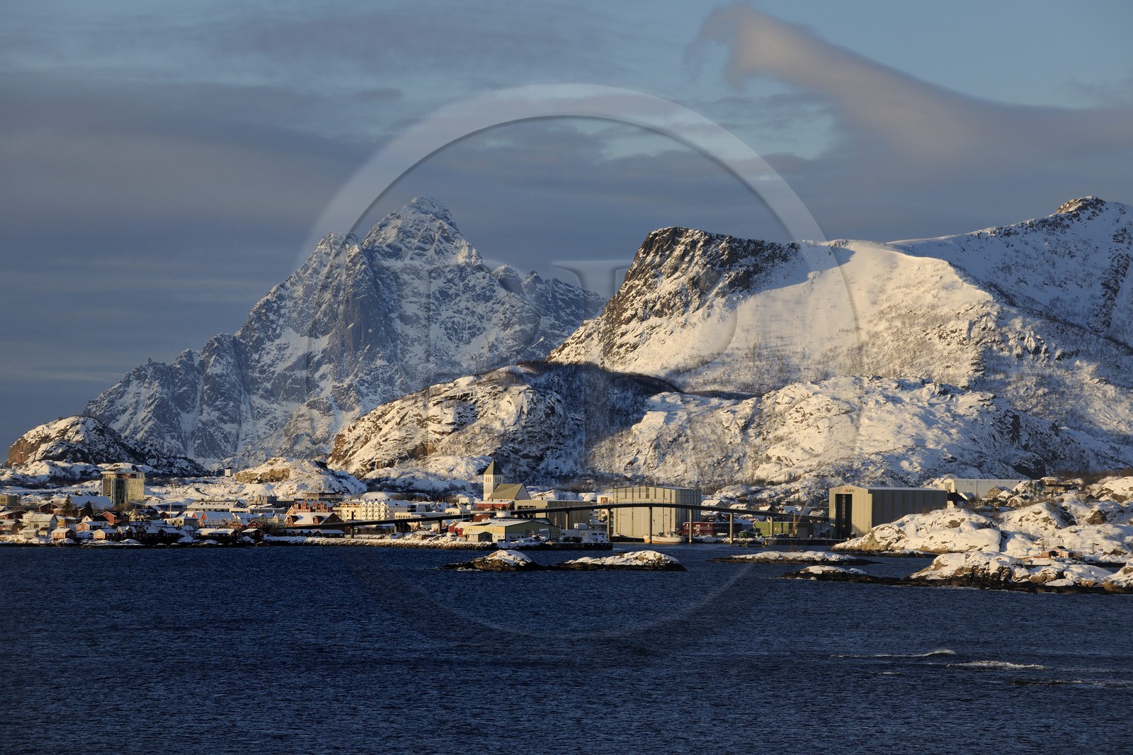 Norvège, Nordland, Îles Lofoten, le port de Svolvaer