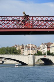 France, Rhône (69), Lyon, site historique classé Patrimoine Mondial de l'UNESCO, Vieux Lyon, quartier Saint-Georges, la passerelle Paul Couturier aussi appelé Saint Georges sur la Saône