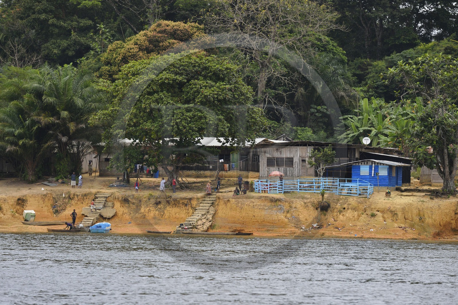 Gabon, Moyen-Ogooue Province, Lambaréné region, houses of fishermen along the Ogooue river
