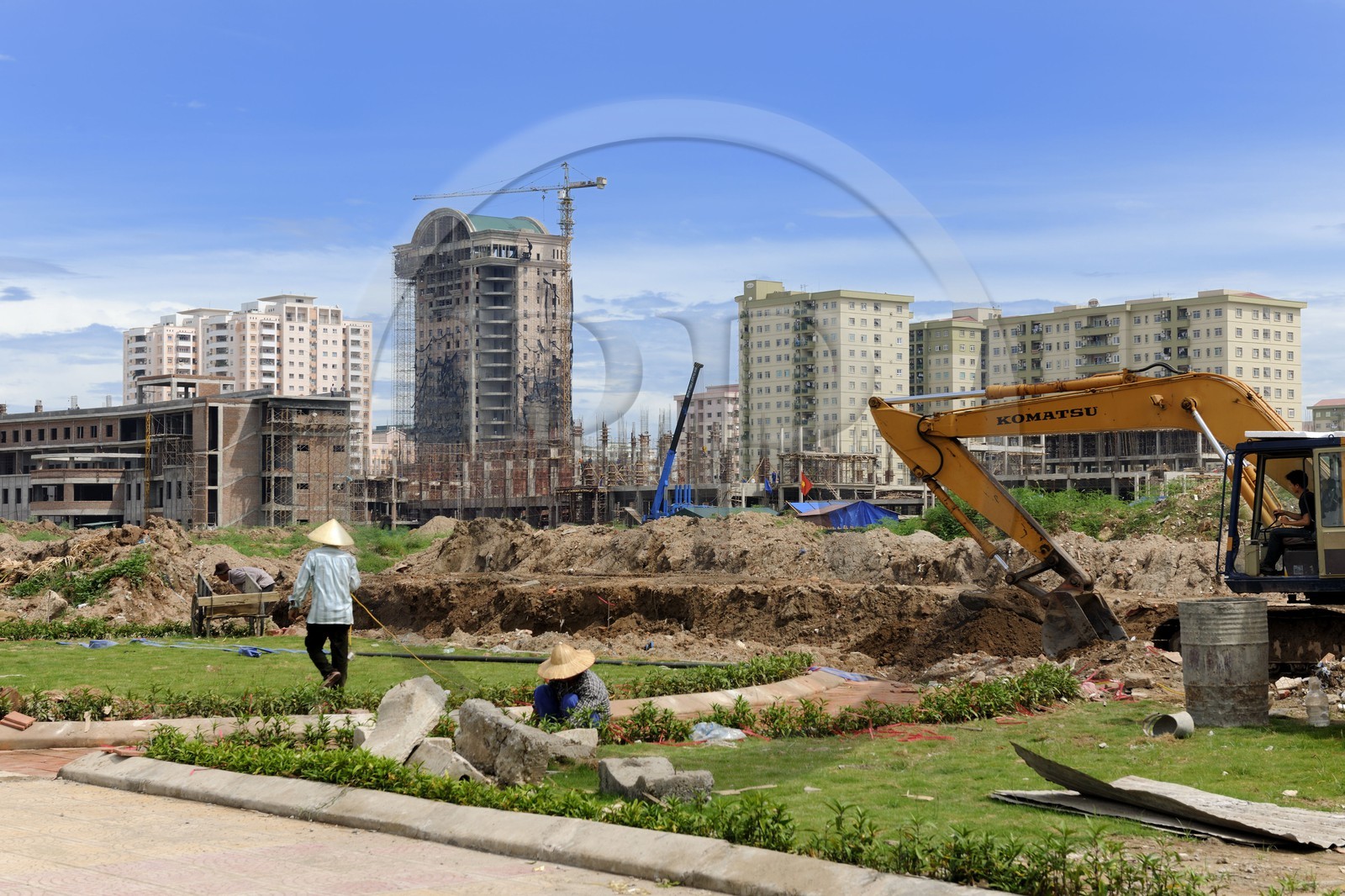 Vietnam, Hanoï, quartier de Tu Liem, nouveaux immeubles