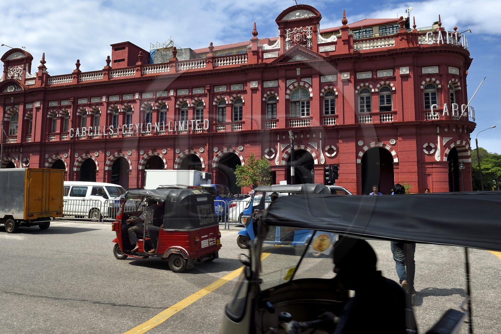 Sri Lanka, Western Province, Colombo District, Colombo, Fort area, historical Cargills & Millers departement store building dating from the colonial era