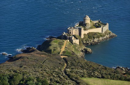 France, Côtes-d'Armor (22), Plévenon, Fort La Latte XIIIe et XIVe siècles (vue aérienne)