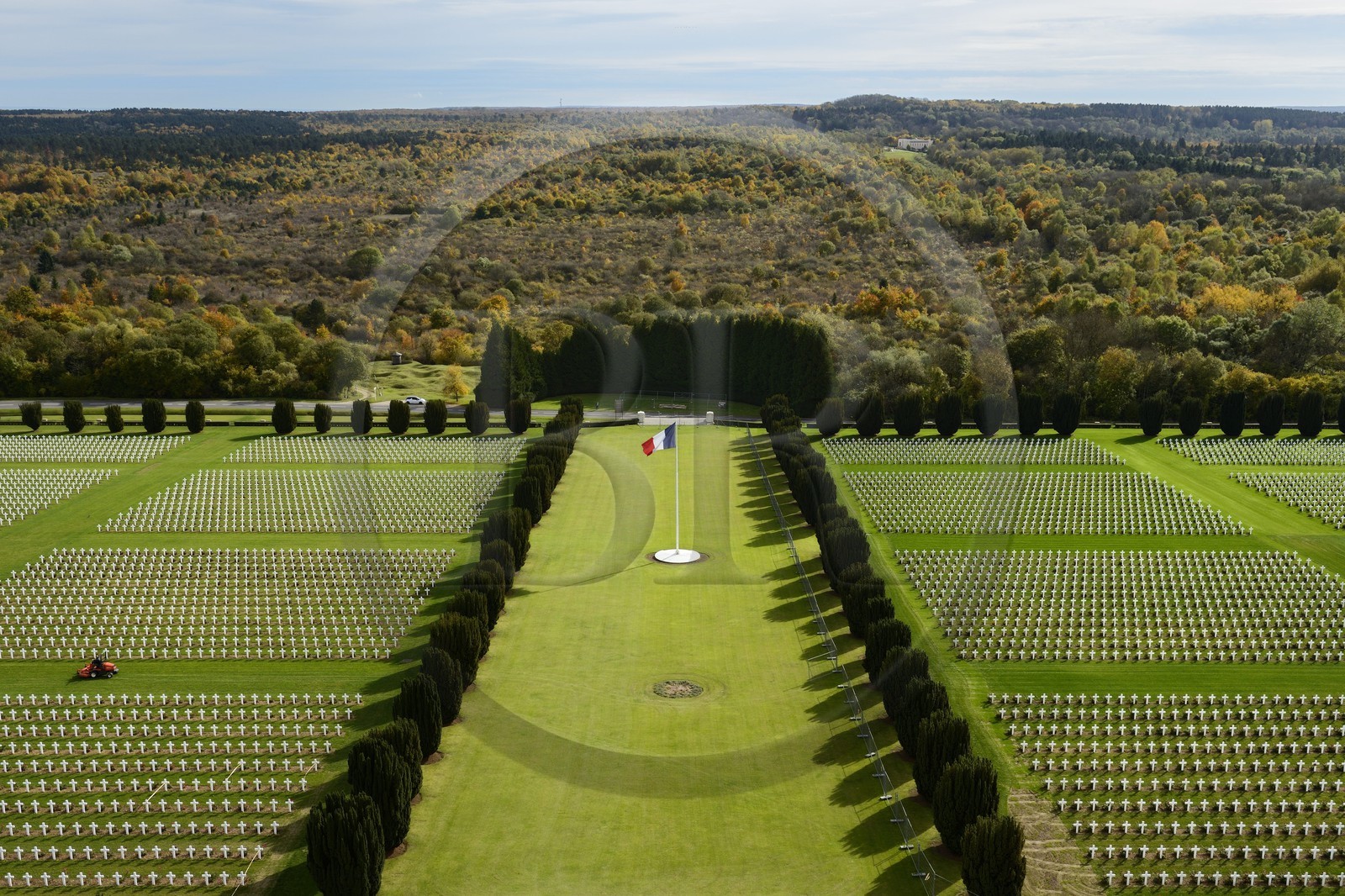 France, Meuse (55), Douaumont, bataille de Verdun, ossuaire de Douaumont, nécropole nationale, alignement de tombes de soldats