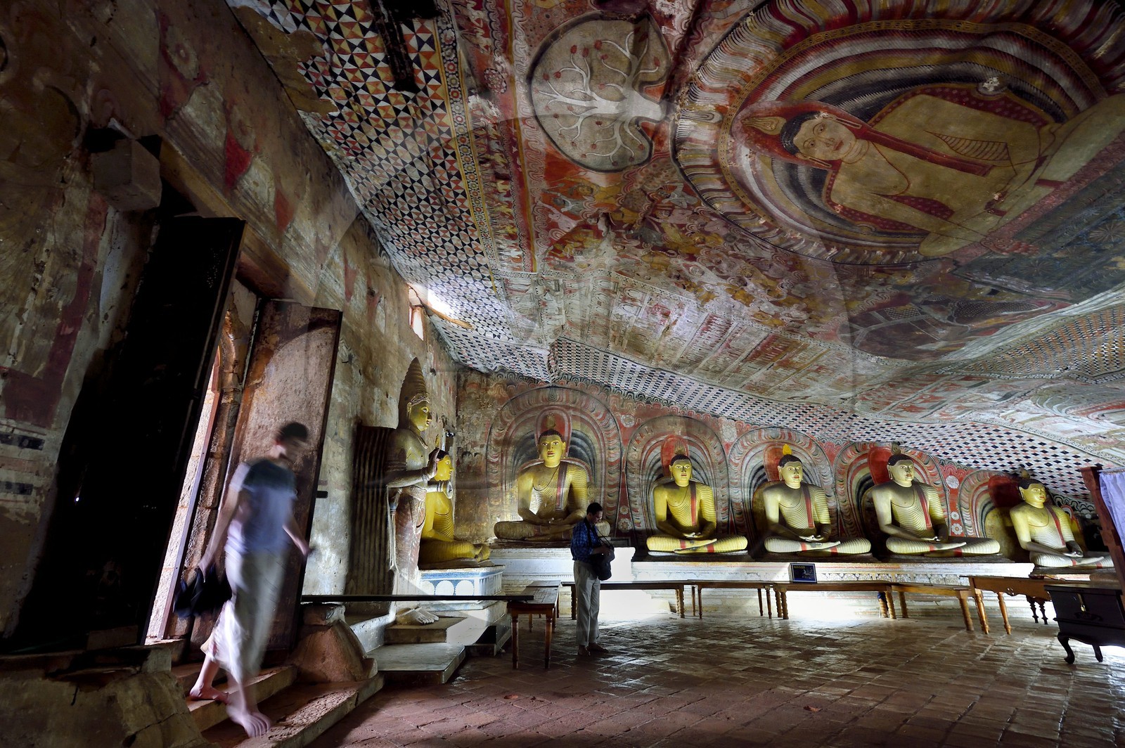 Sri Lanka, province du centre, district de Matale, Dambulla, Temple du Rocher Royal aussi appelé Ran Giri (Rocher doré) classé patrimoine mondial de l'UNESCO, la grotte n°2 Maharaja Viharaya est la plus vaste