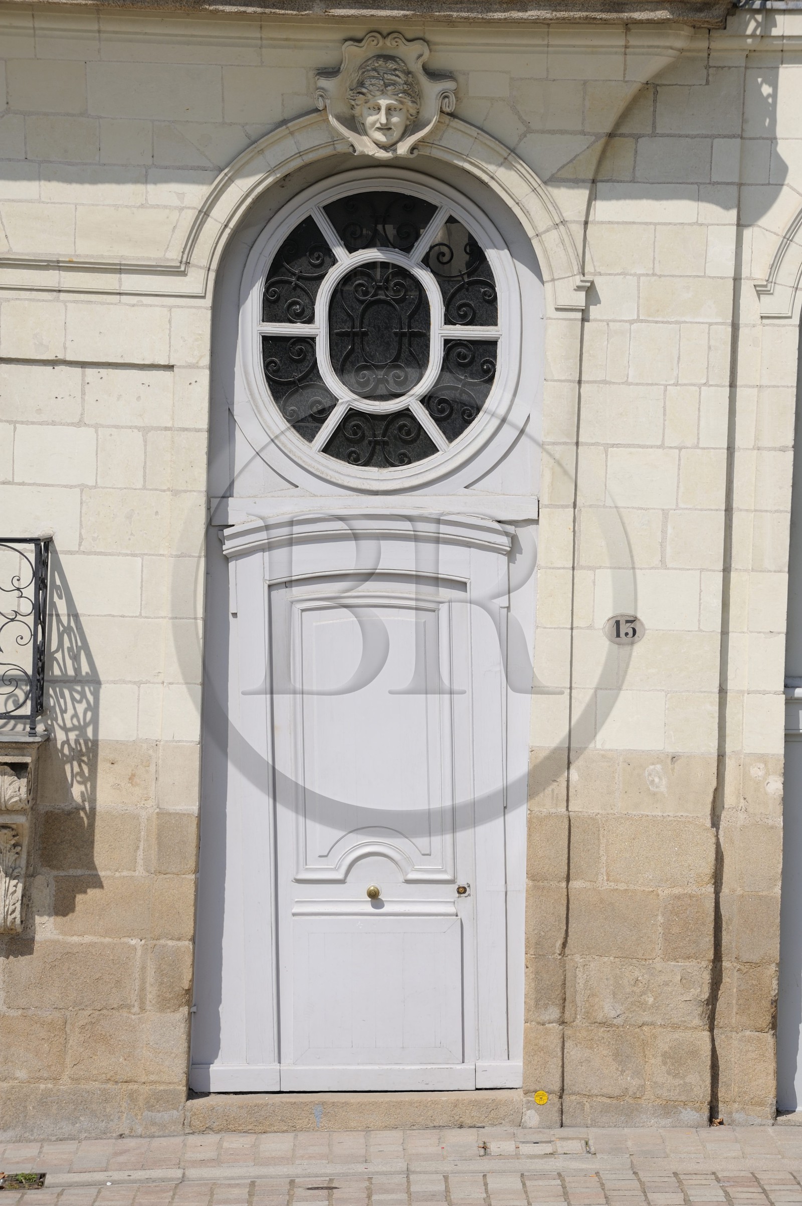 France, Loire-Atlantique (44), Nantes, maison d'armateur quai Turenne sur l'ancienne Ile Feydeau qui penche terriblement témoignant de la difficulté de construction sur le terrain marécageux