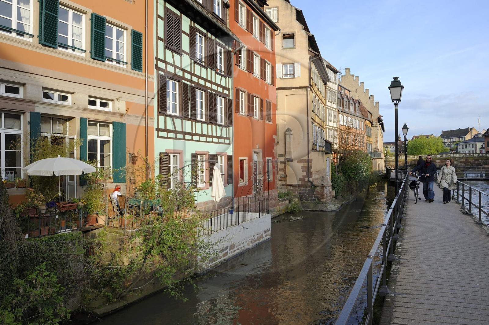 France, Bas Rhin, Strasbourg, old town listed as World Heritage by UNESCO, Petite France District, lock on the Ill river towards the Quai des Moulins