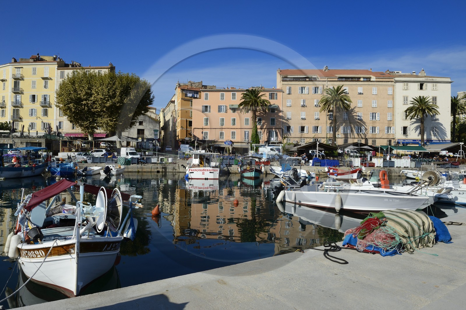 France, Corse-du-Sud (2A), Ajaccio, le port de pêche Tino Rossi  et le quai Napoleon