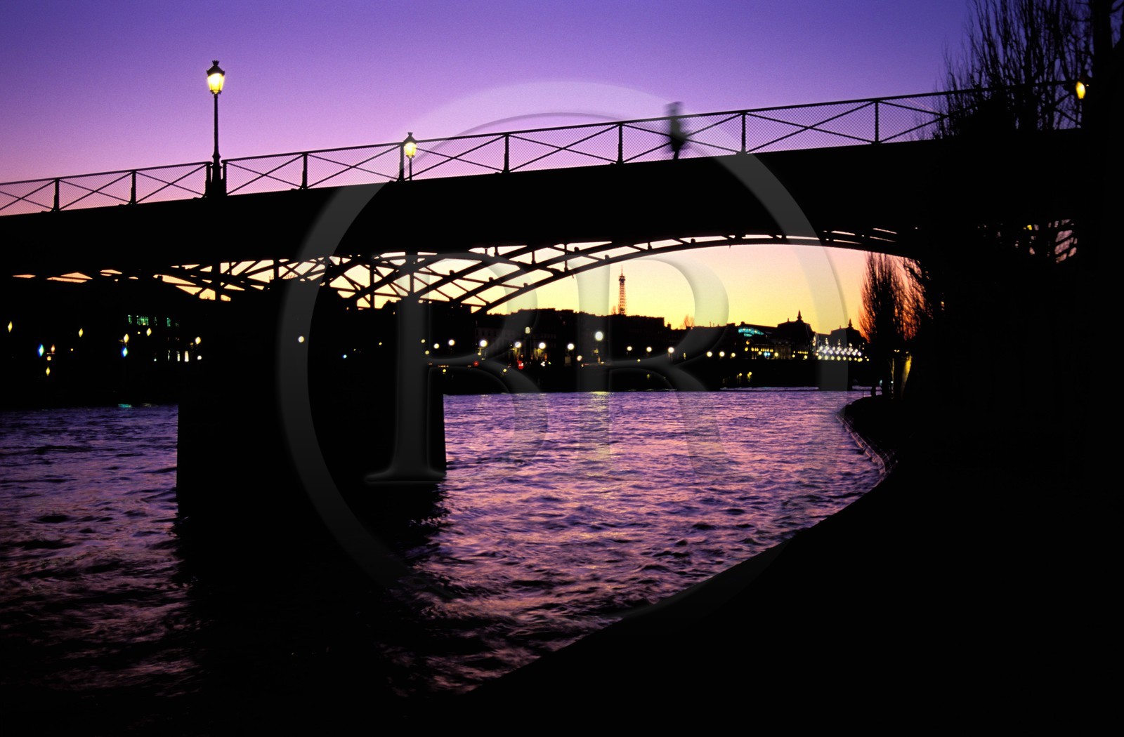 France, Paris (75), les rives de la Seine, classées Patrimoine Mondial de l'UNESCO, au niveau du pont des Arts