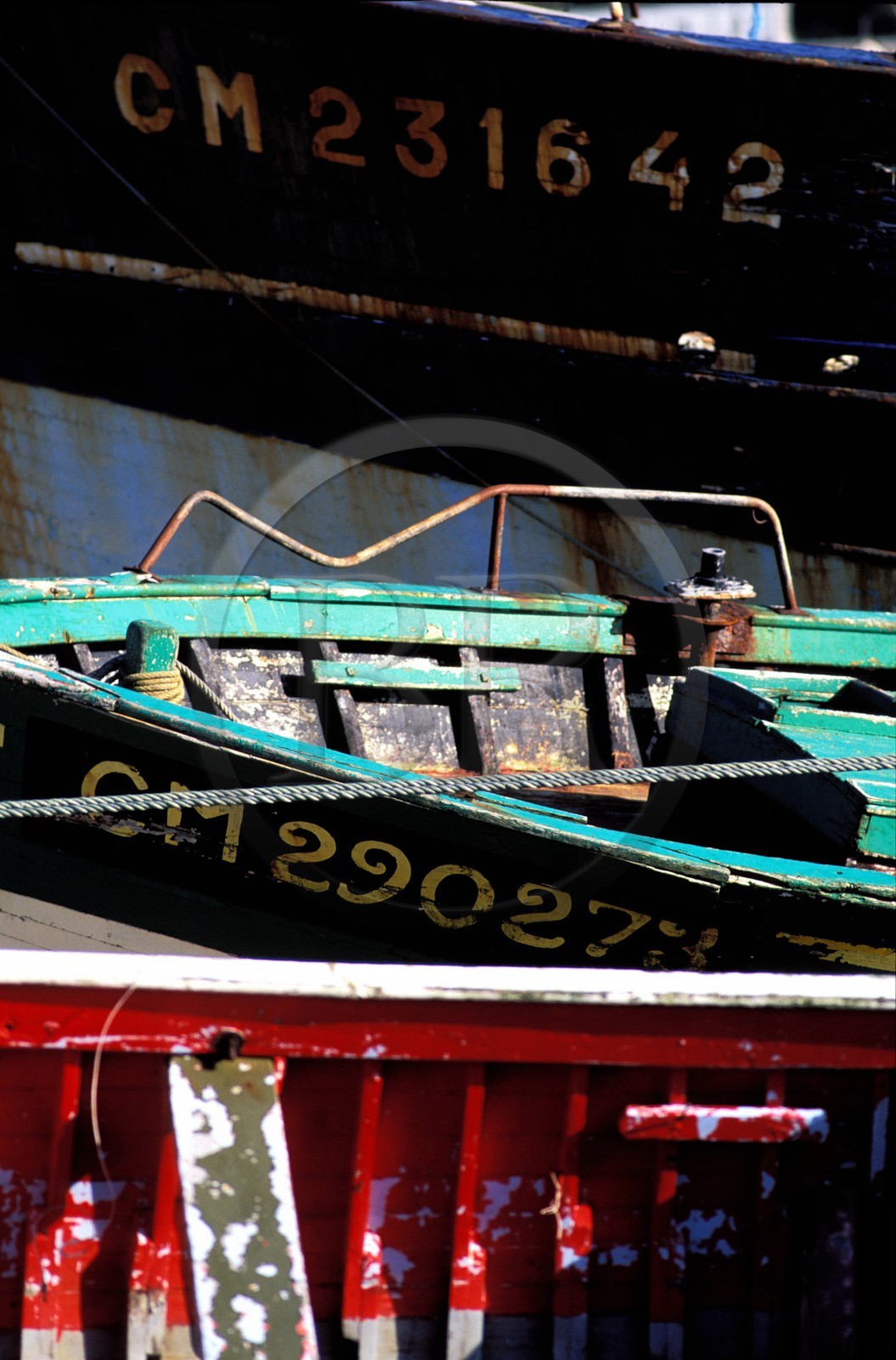 France, Finistère (29), épaves de bateaux à Camaret, presqu'île de Crozon
